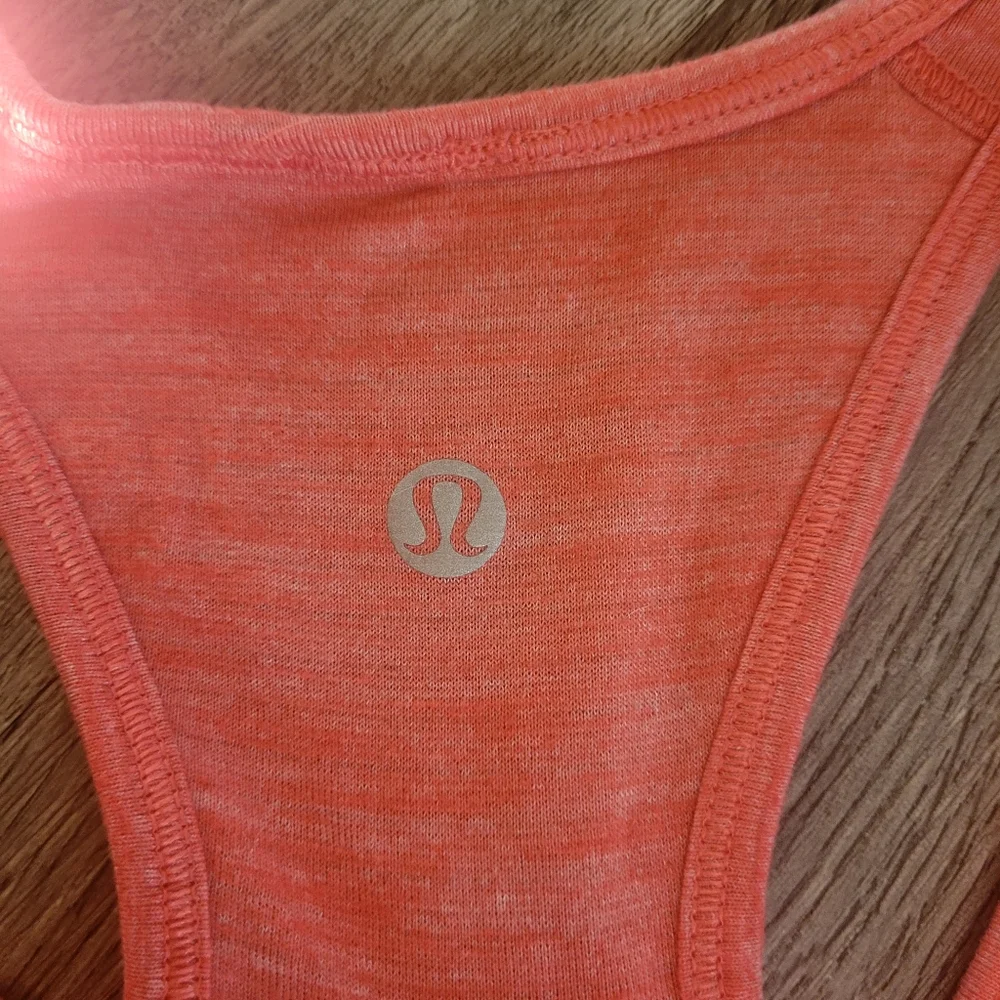 Lululemon Essential Tank - Picture 4 of 6